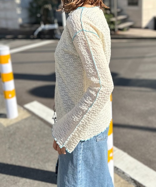 mi via loca(ミヴィアロカ)の「フラワーレースジャガード メロー配色トップス(Tシャツ/カットソー・レディース・オフホワイト/ブラック/ベージュ/ブラック系その他・FREE)」の11枚目の写真