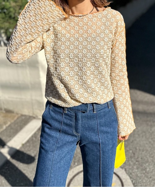 mi via loca(ミヴィアロカ)の「フラワーレースジャガード メロー配色トップス(Tシャツ/カットソー・レディース・オフホワイト/ブラック/ベージュ/ブラック系その他・FREE)」の19枚目の写真