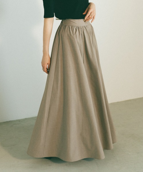 VANNIE U（ヴァニーユー）の「ボリュームギャザーロングスカート（スカート・レディース・アイボリー/グレー/ブラック/ベージュ・FREE）」の4枚目の写真