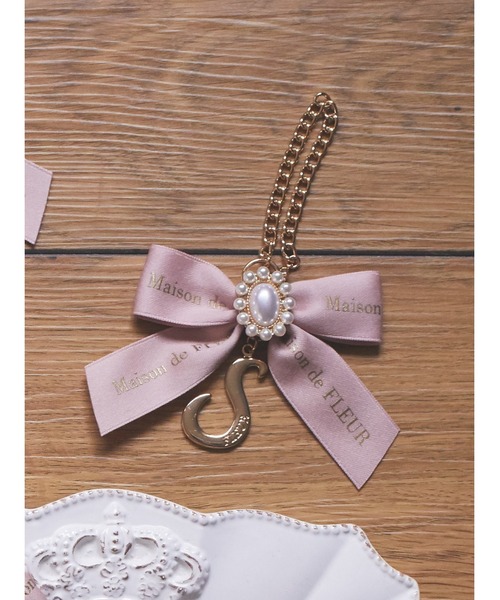 Maison de FLEUR（メゾンドフルール）の「イニシャルリボンパールチャーム（チャーム・レディース・K/L/M/N/G/I/R/Y/A/H/J/C/D/E/F/S/T・FREE）」の15枚目の写真