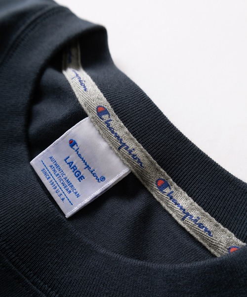 Champion(チャンピオン)の「【Champion/チャンピオン】MCMXIXロゴ&スペックタグデザイン アクションスタイル ショートスリーブTシャツ/半袖Tシャツ(Tシャツ/カットソー・メンズ・ホワイト/グレー/ネイビー/ブラック・M/L/XL)」の8枚目の写真