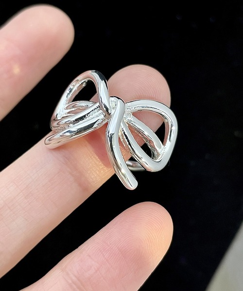LAFFMO(ラフモ)の「リボンモチーフリング(リング・レディース・シルバー・F)」の4枚目の写真