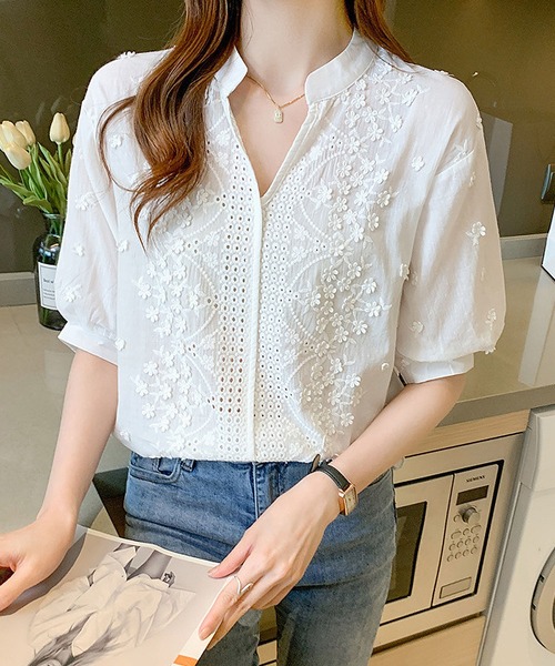 BLANC FICELLE(ブランフィセル)の「ヘンリーネック シシュウ シャツ(シャツ/ブラウス・レディース・ホワイト・S/M/L)」の1枚目の写真