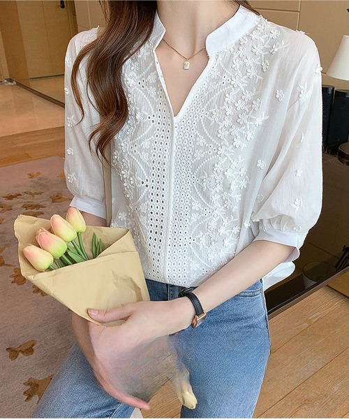 BLANC FICELLE(ブランフィセル)の「ヘンリーネック シシュウ シャツ(シャツ/ブラウス・レディース・ホワイト・S/M/L)」の3枚目の写真