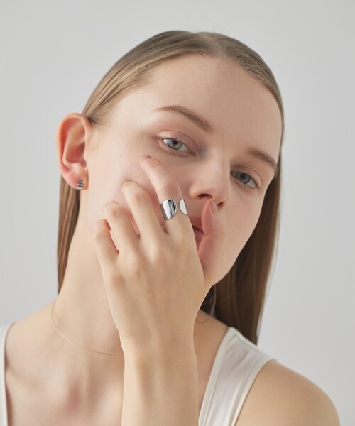 ete（エテ）の「○[シンプリファイ]  タイト リング（リング・レディース・プラチナム/イエローゴールド・9号/13号/17号）」の8枚目の写真