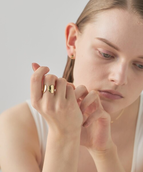 ete（エテ）の「○[シンプリファイ]  タイト リング（リング・レディース・プラチナム/イエローゴールド・9号/13号/17号）」の11枚目の写真