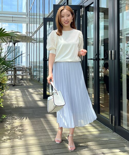 couture brooch(クチュールブローチ)の「◆【接触冷感/UVケア/洗える】オーガンレース袖ニット(ニット/セーター・レディース・アイボリー/ブラック/ライトグレー/ベージュ・36/38/42)」の13枚目の写真