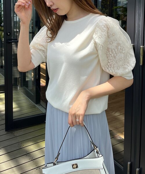 couture brooch(クチュールブローチ)の「◆【接触冷感/UVケア/洗える】オーガンレース袖ニット(ニット/セーター・レディース・アイボリー/ブラック/ライトグレー/ベージュ・36/38/42)」の10枚目の写真