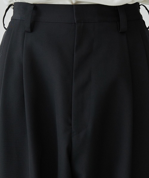 UJOH(ウジョー)の「Wide 2Tuck PNT(スラックス・メンズ・ブラック/グレー・2/3)」の14枚目の写真