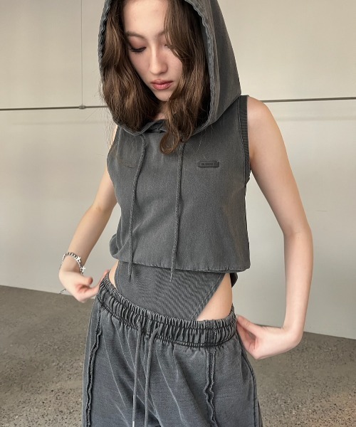 BLONDEY(ブロンディ)の「ピグメントノースリーブボディスーツ(その他トップス・レディース・ブラウン/チャコールグレー/グレー・FREE)」の14枚目の写真