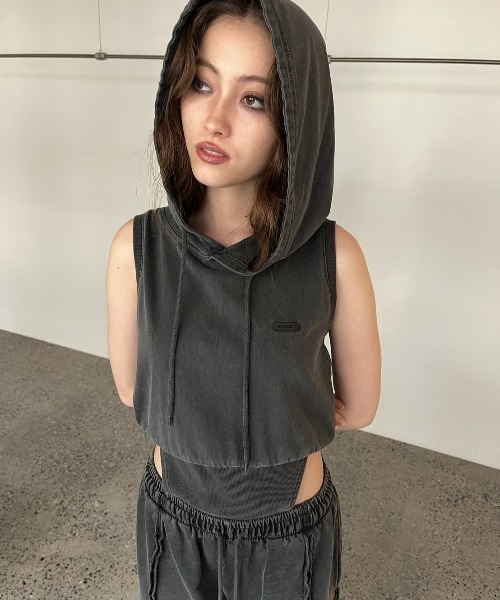BLONDEY(ブロンディ)の「ピグメントノースリーブボディスーツ(その他トップス・レディース・ブラウン/チャコールグレー/グレー・FREE)」の12枚目の写真