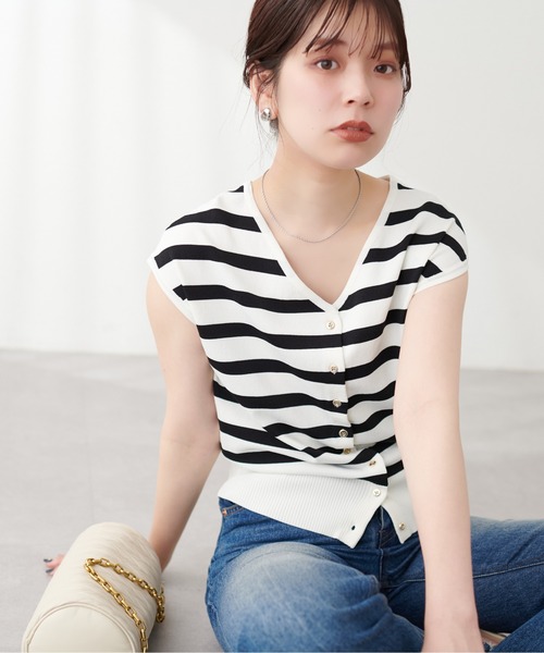 natural couture(ナチュラルクチュール)の「UV&接触冷感金釦Vニット(キャミソール・レディース・ピンク/ベージュ/その他1/オフホワイト/ブルー/グレイッシュベージュ/ブラック・FREE)」の7枚目の写真