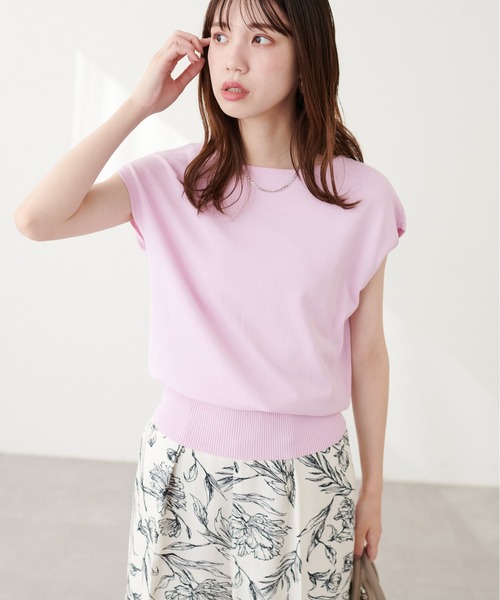 natural couture(ナチュラルクチュール)の「UV&接触冷感金釦Vニット(キャミソール・レディース・ピンク/ベージュ/その他1/オフホワイト/ブルー/グレイッシュベージュ/ブラック・FREE)」の1枚目の写真