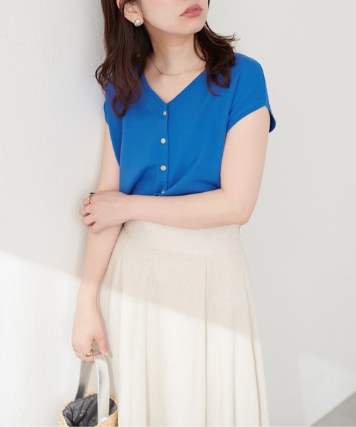 natural couture(ナチュラルクチュール)の「UV&接触冷感金釦Vニット(キャミソール・レディース・ピンク/ベージュ/その他1/オフホワイト/ブルー/グレイッシュベージュ/ブラック・FREE)」の6枚目の写真