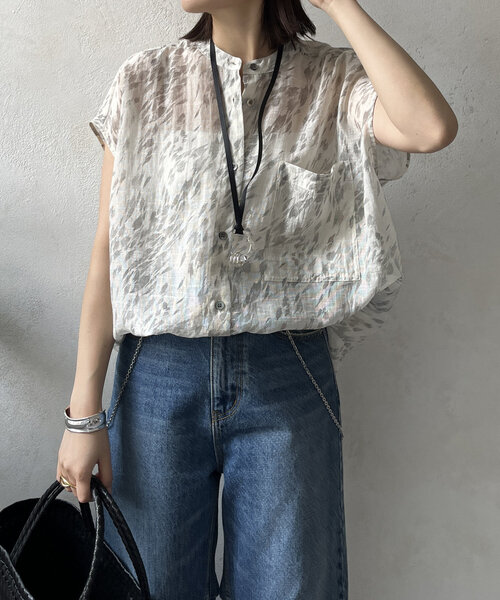 DouDou(ドゥドゥ)の「シアープリントフレンチシャツ(シャツ/ブラウス・レディース・ブラック/オフホワイト/ベージュ・FREE)」の3枚目の写真