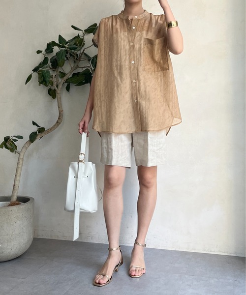 DouDou(ドゥドゥ)の「シアープリントフレンチシャツ(シャツ/ブラウス・レディース・ブラック/オフホワイト/ベージュ・FREE)」の4枚目の写真