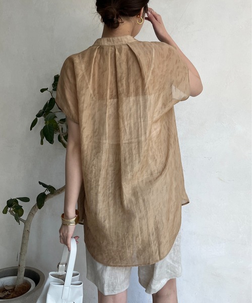 DouDou(ドゥドゥ)の「シアープリントフレンチシャツ(シャツ/ブラウス・レディース・ブラック/オフホワイト/ベージュ・FREE)」の13枚目の写真