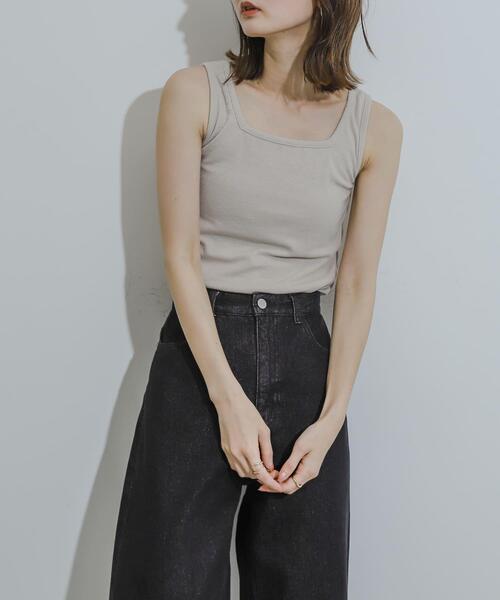 SENSE OF PLACE by URBAN RESEARCH（センスオブプレイスバイアーバンリサーチ）の「2WAYタンクトップ（Tシャツ/カットソー・レディース・オフホワイト/ライトベージュ/ブラック・ONE）」の3枚目の写真