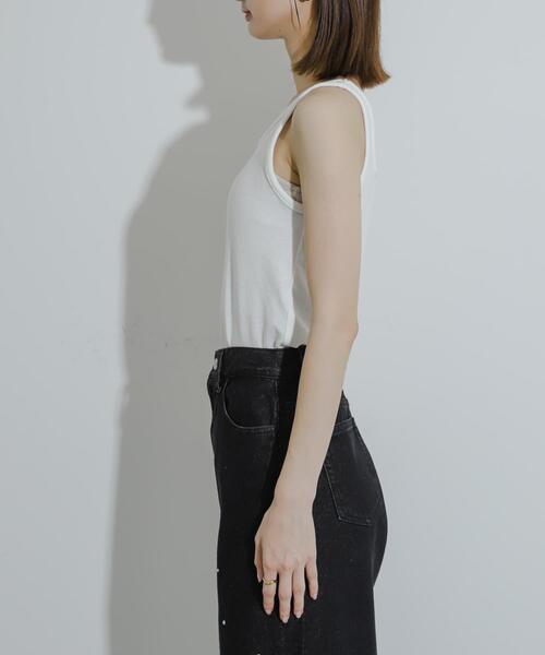 SENSE OF PLACE by URBAN RESEARCH（センスオブプレイスバイアーバンリサーチ）の「2WAYタンクトップ（Tシャツ/カットソー・レディース・オフホワイト/ライトベージュ/ブラック・ONE）」の11枚目の写真