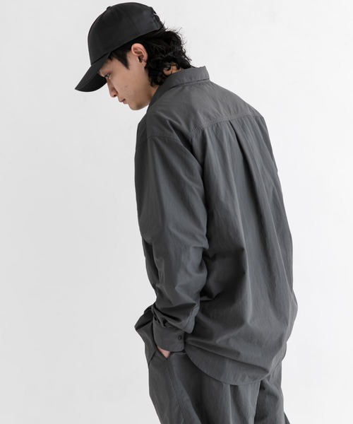 EKAL(エカル)の「『撥水/UVカット』『UR TECH』ナイロンタッサーロングスリーブシャツ(シャツ/ブラウス・メンズ・ネイビー/グレー・MEDIUM/LARGE)」の7枚目の写真