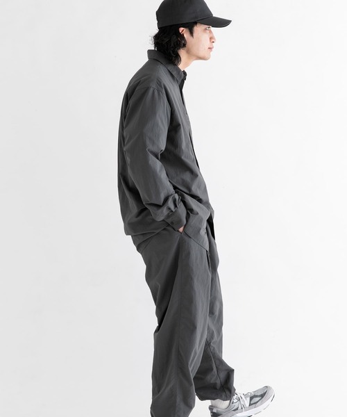 EKAL(エカル)の「『撥水/UVカット』『UR TECH』ナイロンタッサーロングスリーブシャツ(シャツ/ブラウス・メンズ・ネイビー/グレー・MEDIUM/LARGE)」の12枚目の写真