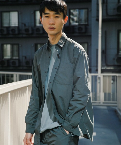 EKAL(エカル)の「『撥水/UVカット』『UR TECH』ナイロンタッサーロングスリーブシャツ(シャツ/ブラウス・メンズ・ネイビー/グレー・MEDIUM/LARGE)」の15枚目の写真