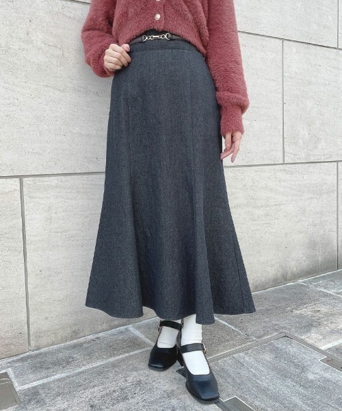 an another angelus(アンアナザーアンジェラス)の「【低身長向けサイズあり】ベルト付きハイウエストナローフレアースカート/ananotherangelus(スカート・レディース・ネイビー/グレー/ブラック・1/0)」の2枚目の写真