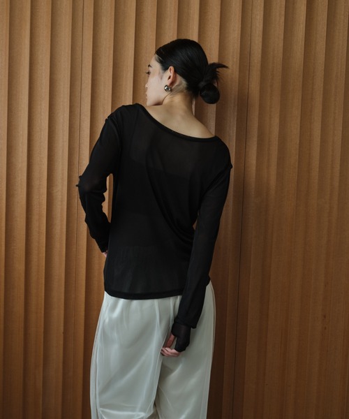 AIC.（エーアイシー）の「サムホールシアートップス（Tシャツ/カットソー・レディース・オフホワイト/チャコールグレー/ブラック・FREE）」の9枚目の写真