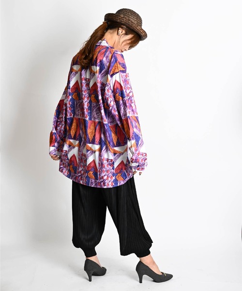 MARAI(マーライ)の「トライバル柄 長袖総柄シャツ オーバーサイズ(シャツ/ブラウス・レディース・パープル・SMALL/LARGE)」の15枚目の写真