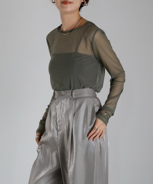 r.(アールドット)の「クルーネック シアートップス(Tシャツ/カットソー・レディース・オフホワイト/オリーブ/グレイッシュベージュ/ブラック・FREE)」の4枚目の写真