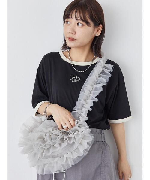 ehka sopo（エヘカソポ）の「花刺繍リンガーTシャツ（Tシャツ/カットソー・レディース・ブラック/レッド/オフホワイト/キナリ・F）」の3枚目の写真