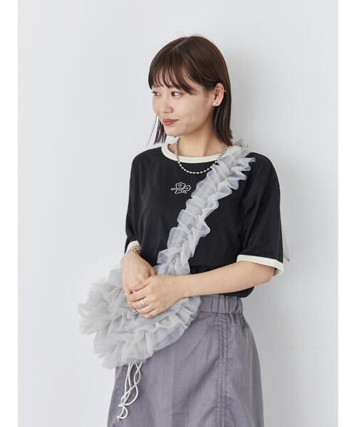 ehka sopo（エヘカソポ）の「花刺繍リンガーTシャツ（Tシャツ/カットソー・レディース・ブラック/レッド/オフホワイト/キナリ・F）」の12枚目の写真