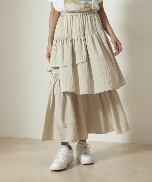 NERGY（ナージー）の「アシメティアードスカート（スカート・レディース・オフホワイト/ブラック/グリーン・FREE）」の2枚目の写真