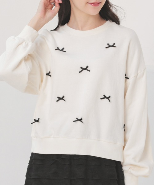 Honeys(ハニーズ)の「リボン付ゆるトップス(スウェット・レディース・アイボリー/ブラック/サックスブルー/杢グレー・S/M/L/LL)」の1枚目の写真