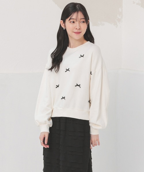 Honeys(ハニーズ)の「リボン付ゆるトップス(スウェット・レディース・アイボリー/ブラック/サックスブルー/杢グレー・S/M/L/LL)」の6枚目の写真