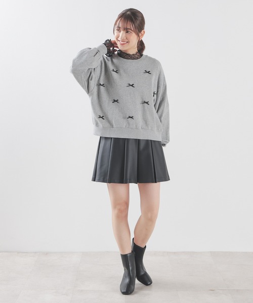 Honeys(ハニーズ)の「リボン付ゆるトップス(スウェット・レディース・アイボリー/ブラック/サックスブルー/杢グレー・S/M/L/LL)」の14枚目の写真