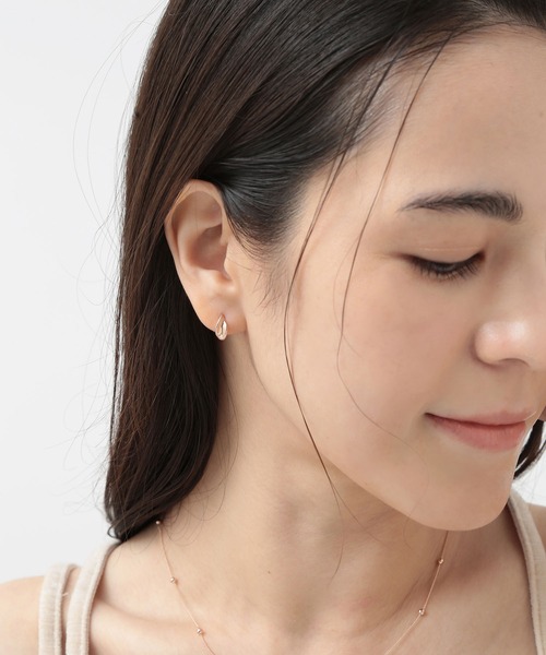 CALIN STANDARD(カリンスタンダード)の「◆金属アレルギー対応◆◆made in japan◆【片手でスムースワンタッチ】リーフ ミニスムースピアス(ピアス(両耳用)・レディース・ゴールド/ピンクゴールド/シルバー・FREE)」の5枚目の写真