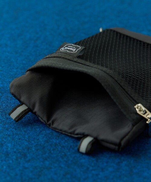 FREAK'S STORE(フリークスストア)の「YOSEMITE STRAP/ヨセミテストラップ 別注REFLECT PHONE BAG(スマホグッズ・メンズ・ブラック/ライトグレー・ONE SIZE)」の17枚目の写真