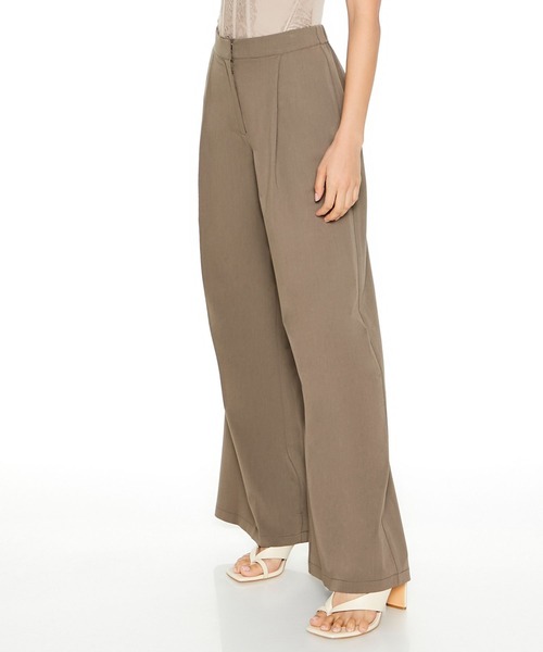 FOREVER 21(フォーエバー トゥエンティーワン)の「タックスラックスパンツ(スラックス・レディース・ブラウン系その他・LARGE/SMALL/MEDIUM)」の2枚目の写真