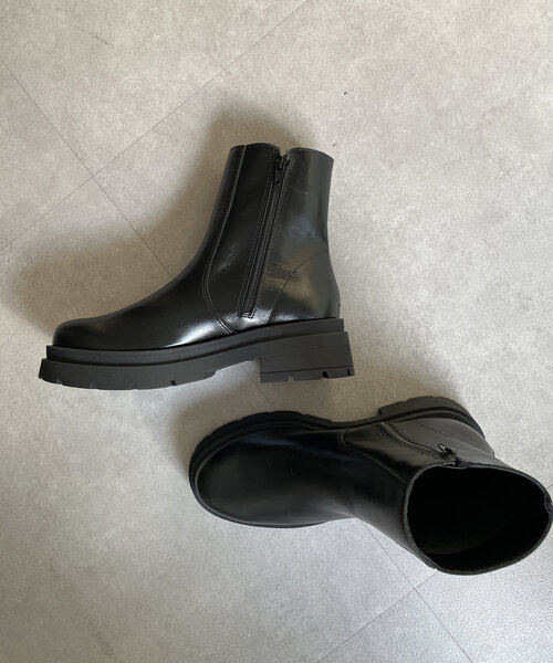 LOUNGEDRESS（ラウンジドレス）の「【GALENA/ガレナ】レザーフラットショートブーツ（ブーツ・レディース・ブラック・37/36/38）」の4枚目の写真
