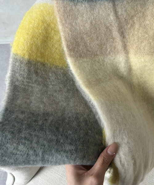 CAPRICIEUX LE'MAGE（カプリシューレマージュ）の「チェックマフラー（ストール/ショール・レディース・ミント/イエロー・FREE）」の3枚目の写真