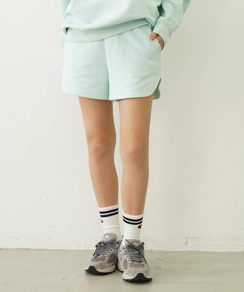 MILKFED.(ミルクフェド)の「STENCIL LOGO DAILY SWEAT SHORTS(スウェットパンツ・レディース・ブラック/オリーブ/ライトグリーン/オートミール・S/M)」の4枚目の写真