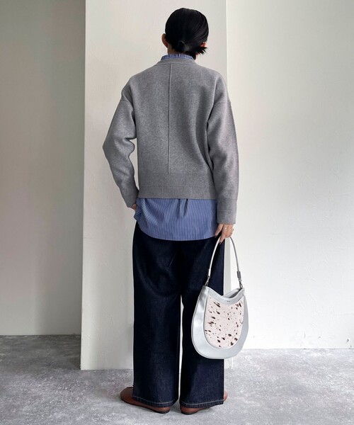 fredy emue（フレディエミュ）の「カレッジロゴニットプルオーバー（ニット/セーター・レディース・オフホワイト/ネイビー/ライトグレー・38）」の12枚目の写真