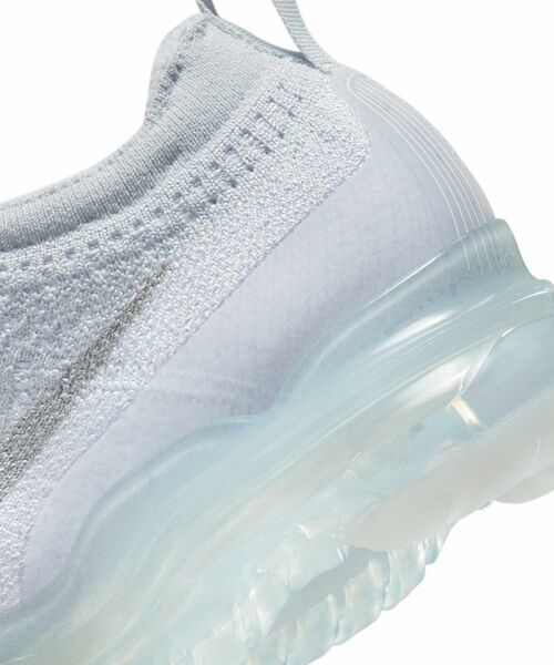 NIKE(ナイキ)の「ナイキ エア ヴェイパーマックス 2023 フライニット メンズシューズ / Nike Air VaporMax 2023 Flyknit Men's Shoes DV1678-002 Pure Platinum(スニーカー・メンズ・プラチナム・30/24/25/26/27/28/29.5/29/28.5/25.5/26.5/27.5/24.5)」の6枚目の写真