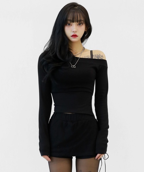 minsobi(ミンソビ)の「クロップド ワンショルダートップス(Tシャツ/カットソー・レディース・チャコール/ホワイト/ブラック・FREE)」の5枚目の写真