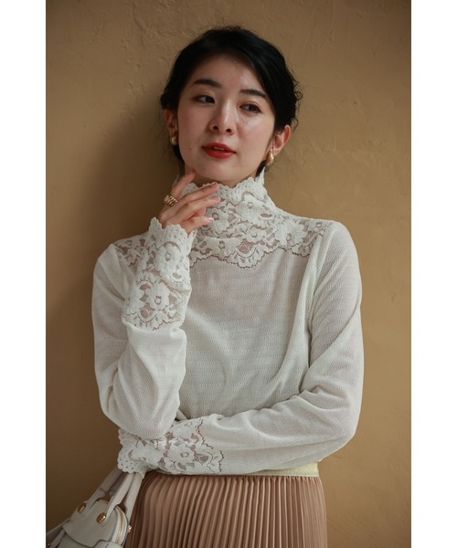 cawaii(カワイイ)の「デコルテと手元に映える白花レースカットソートップス(Tシャツ/カットソー・レディース・ホワイト・FREE)」の3枚目の写真