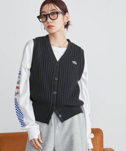 Auntie Rosa Holiday(アンティローザホリデー)の「刺繍Vニットベスト(ベスト・レディース・グレー/ブラック・FREE)」の15枚目の写真
