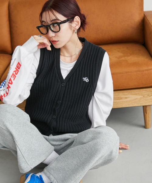 Auntie Rosa Holiday(アンティローザホリデー)の「刺繍Vニットベスト(ベスト・レディース・グレー/ブラック・FREE)」の16枚目の写真