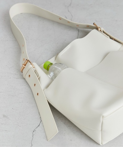 ANGIE（アンジー）の「ワンハンドル２WAYショルダーバッグ（ショルダーバッグ・レディース・アイボリー/ブラック・FREE）」の21枚目の写真