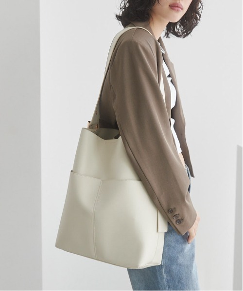 ANGIE（アンジー）の「ワンハンドル２WAYショルダーバッグ（ショルダーバッグ・レディース・アイボリー/ブラック・FREE）」の16枚目の写真